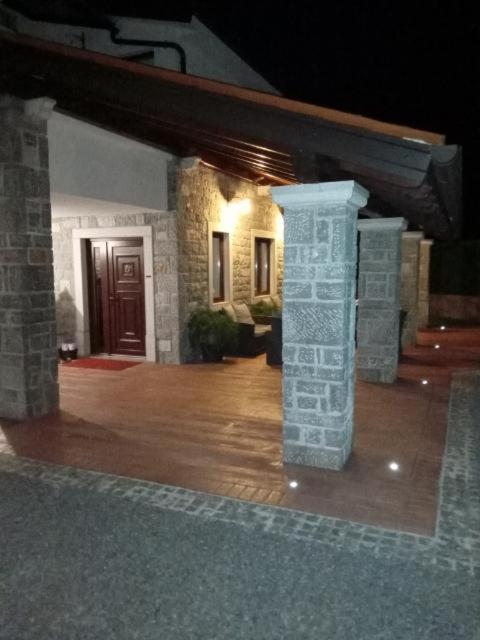 Castle House Rooms, Swimming Pool & Sauna & Tennis Court & Wine Cellar Sežana Exteriér fotografie